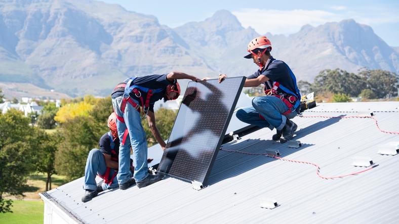 日本2万亿豪赌太阳能新技术,能赶超中国吗?
